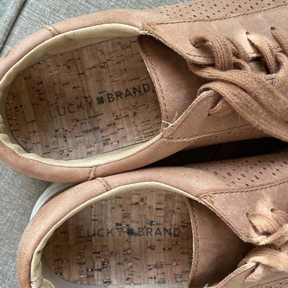 Women’s Leather Lucky Brand Sneakers - Picture 4 of 4
